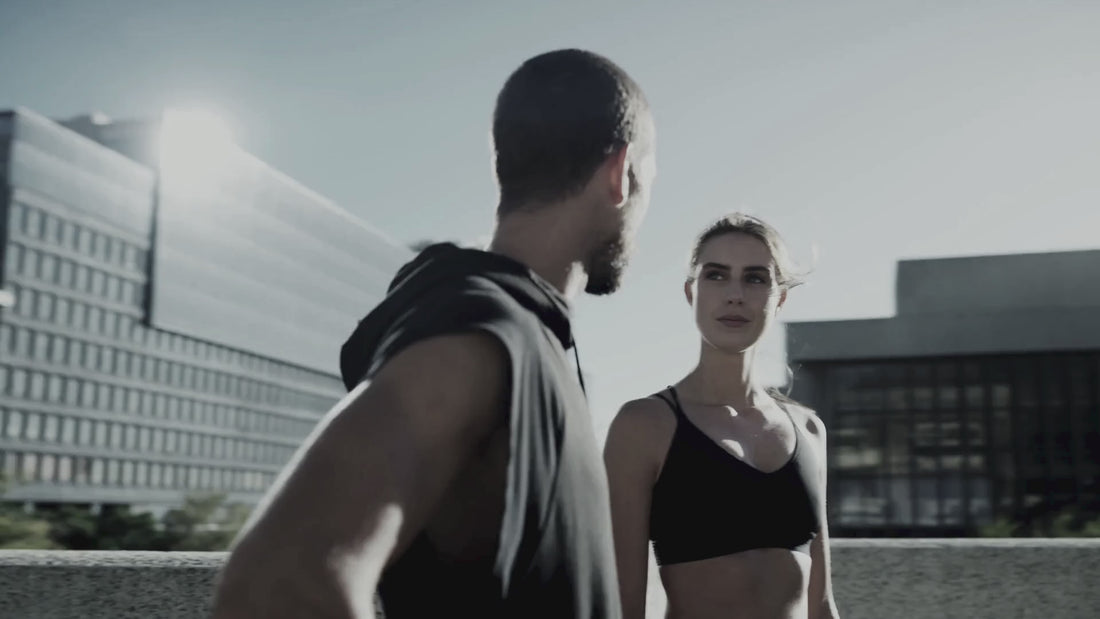 vidéo promotionelle de la marque. Des sportifs font du sport ensembles, ils s'encouragent et se motivent.